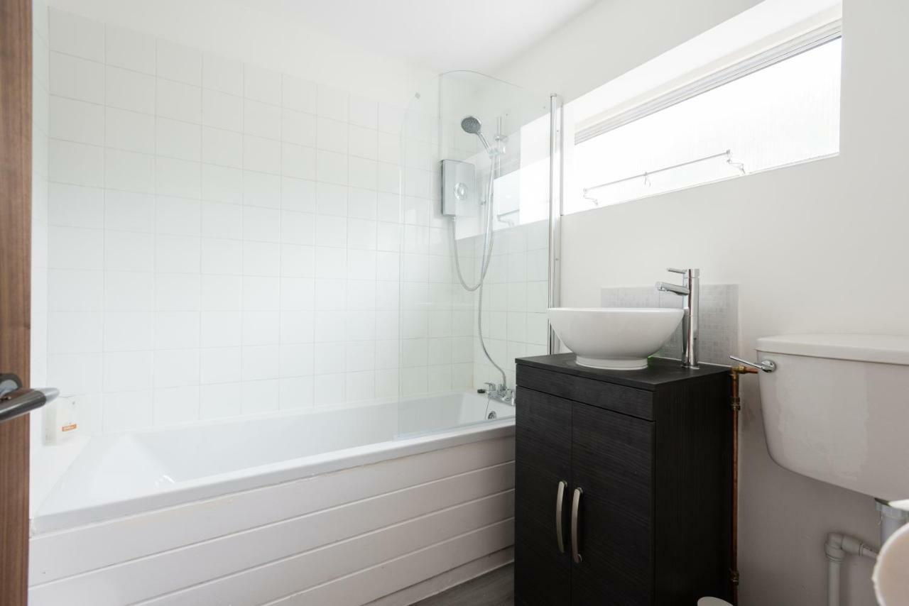 דירות אוקספורד The Century Chalet - Contemporary 2Bdr Townhouse With Parking מראה חיצוני תמונה
